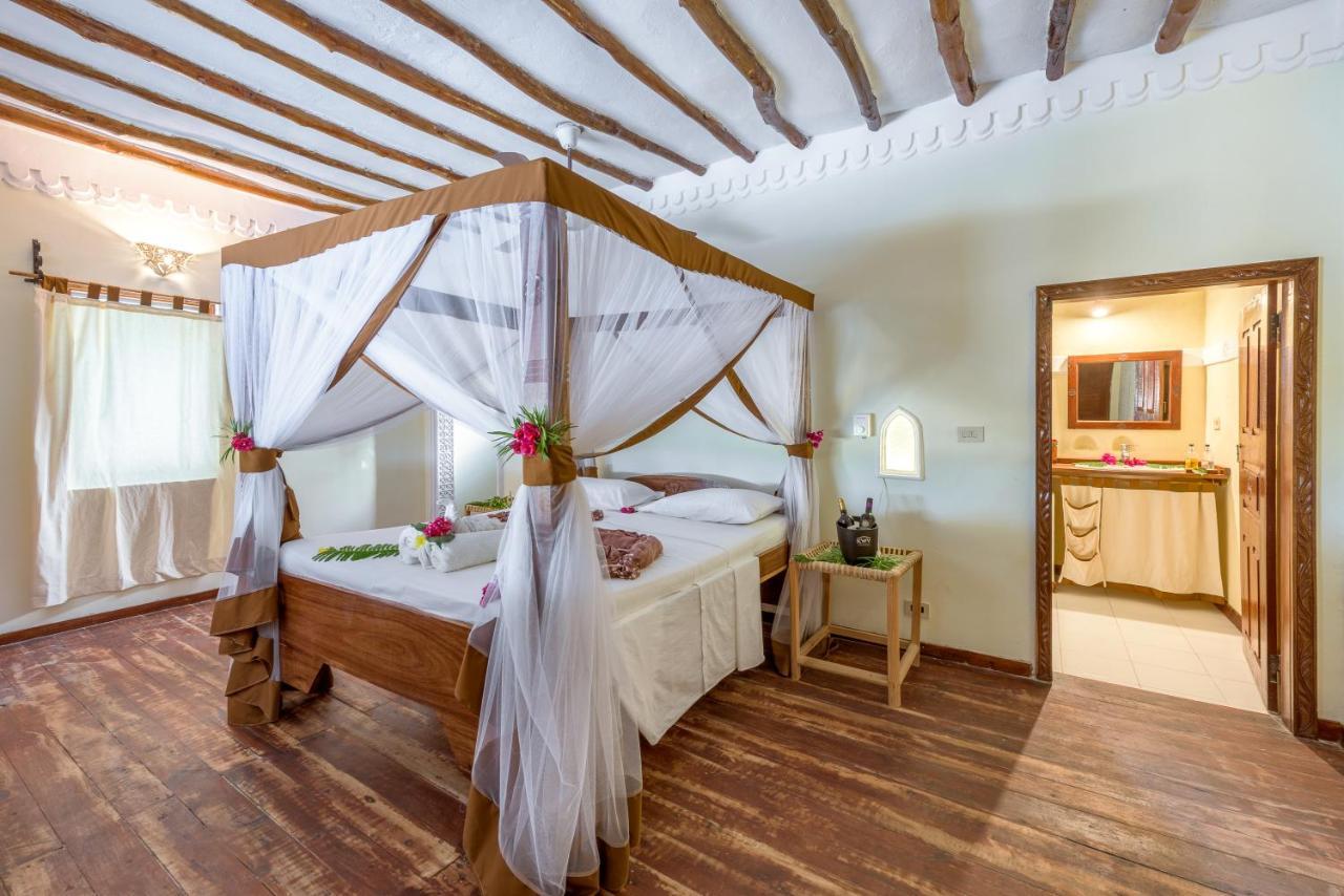 Hakuna Majiwe Beach Lodge Паже Екстериор снимка