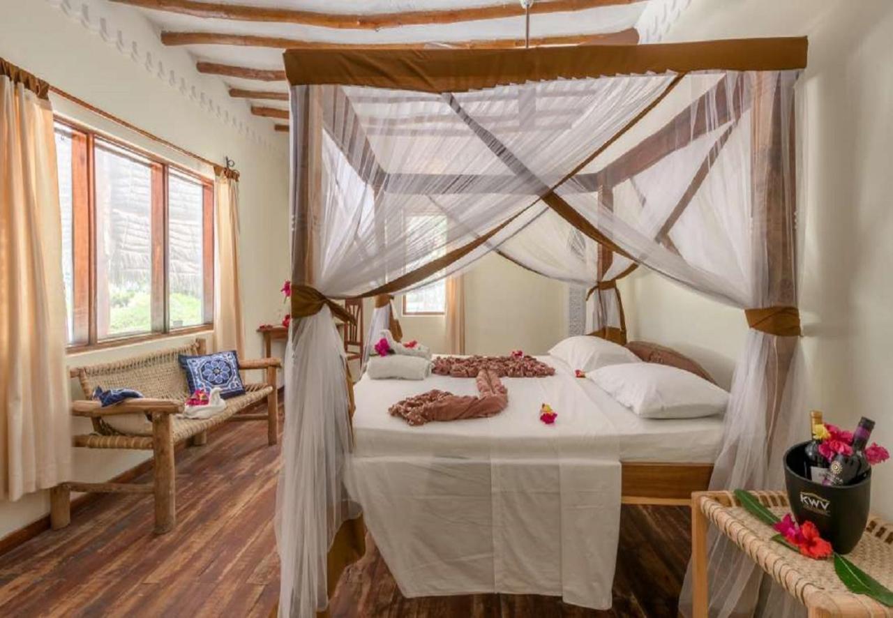 Hakuna Majiwe Beach Lodge Паже Екстериор снимка