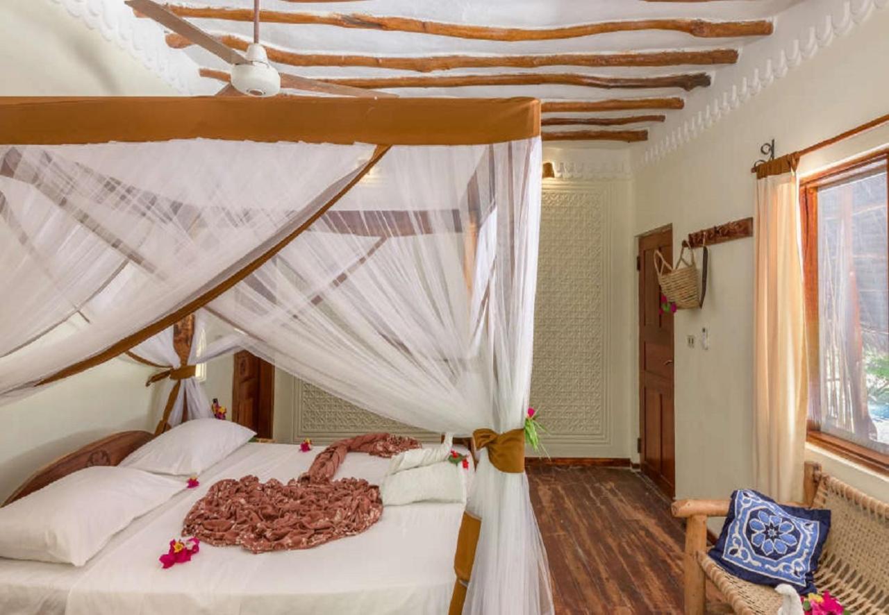 Hakuna Majiwe Beach Lodge Паже Екстериор снимка